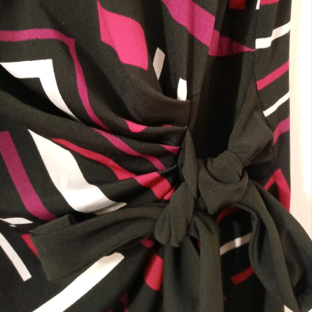 R & K Size M dress - Picture 3 of 8